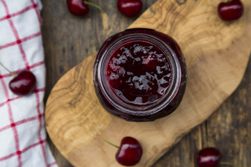 Как приготовить из вишен пряный соус к мясу: вкусный рецепт на зиму