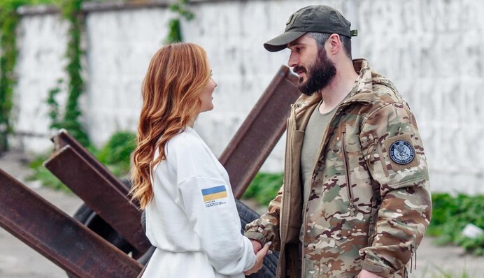 Він приїхав: Наталка Денисенко показала ніжне фото з чоловіком, який повернувся з передової