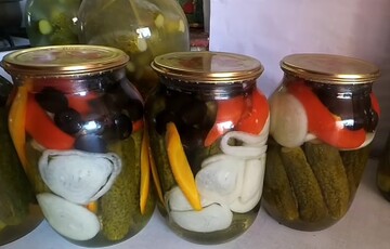 Как закрыть на зиму пикантные огурчики с оливками: вкусный рецепт