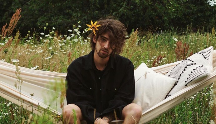 Володимир Дантес підігрів чутки про роман із Кацуріною фото поцілунку