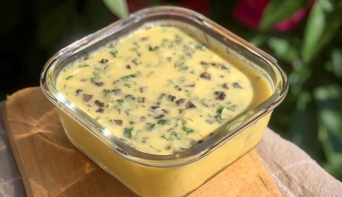 Як зробити домашній плавлений сир з грибами: простий рецепт смачної намазки