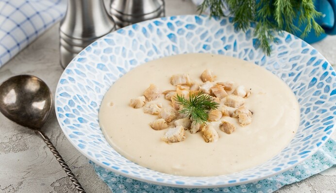 Як приготувати на обід густий сирний крем-суп: простий рецепт