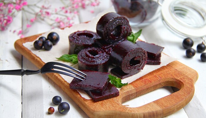 Як зробити пастилу з чорної смородини: простий рецепт корисних солодощів