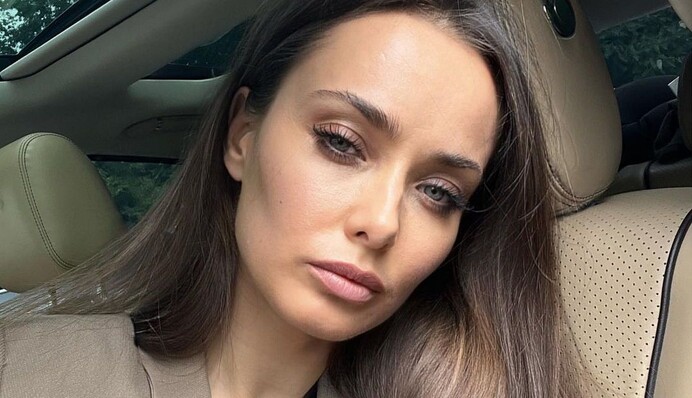 Война меняет нас: Ксения Мишина учится стрельбе из боевого оружия