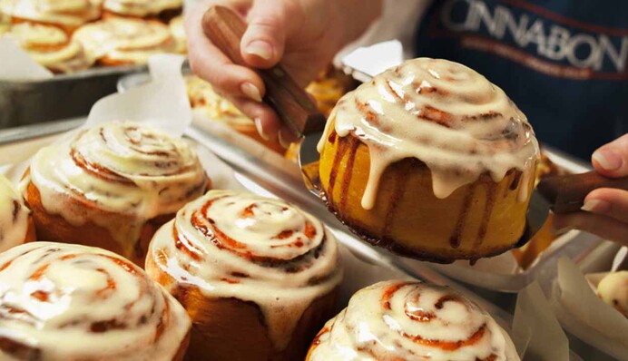 Як приготувати синнабони з корицею в домашніх умовах: популярний рецепт