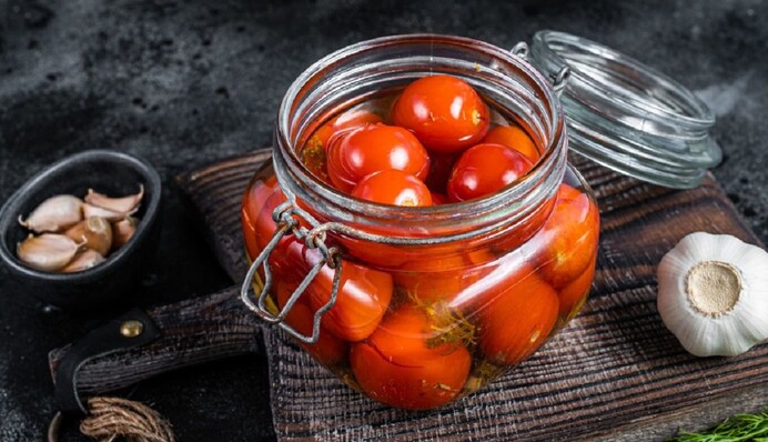 Как сделать вкусные квашеные помидоры за 3 дня: быстрый рецепт