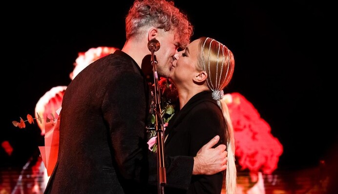 Тоня Матвиенко вернулась в Украину и устроила сюрприз маме и мужу: трогательное видео