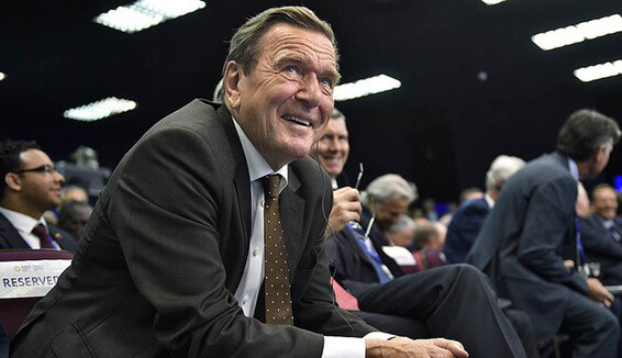 Код Шредера: какие сигналы Путин передает Западу