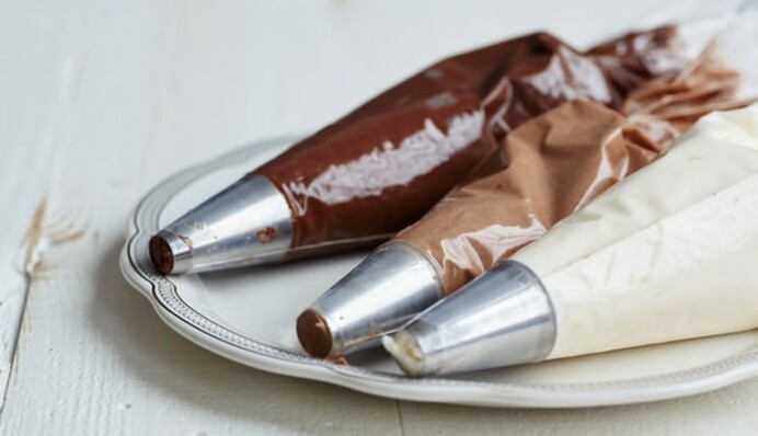 Що можна використати замість кондитерського мішка: найкращі ідеї та лайфхаки