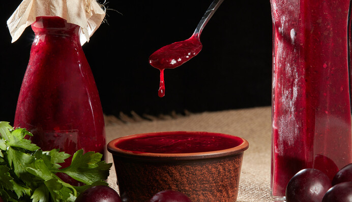 Пряный и кисло-сладкий. Самый вкусный рецепт ткемали из сливы на зиму