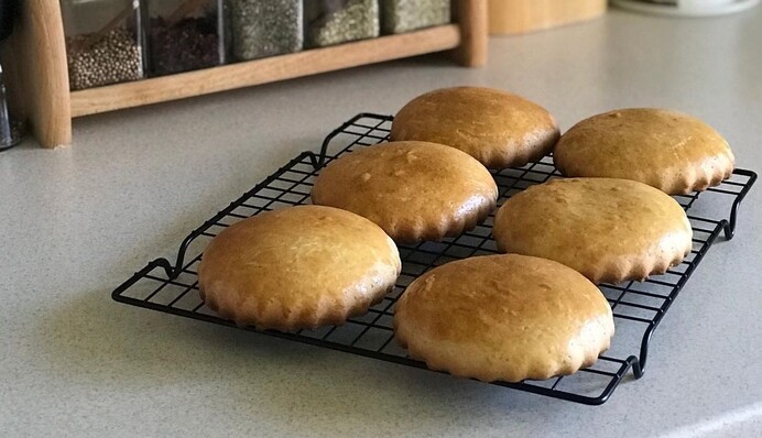 Дешево і смачно. Рецепт молочних коржиків до чаю як у дитинстві