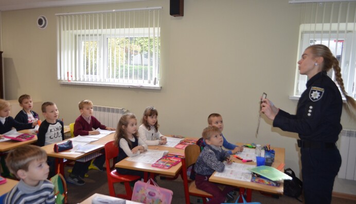 Учеба под бомбами: кто ответит за безопасность детей в школах