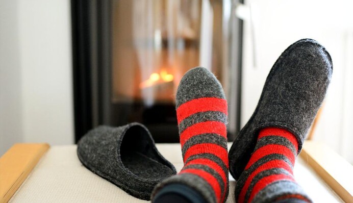 Кімнатні капці неприємно пахнуть: як позбутися запаху за допомогою підручних засобів