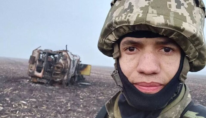 Накрыли кассетные мины: актер Виктор Стороженко получил ранение на передовой