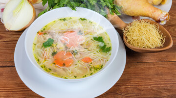 Как сварить идеальный куриный бульон, чтобы был прозрачный и золотистый