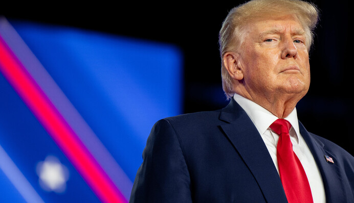 Трамп в облозі: чим загрожують кримінальні справи для екс-президента США