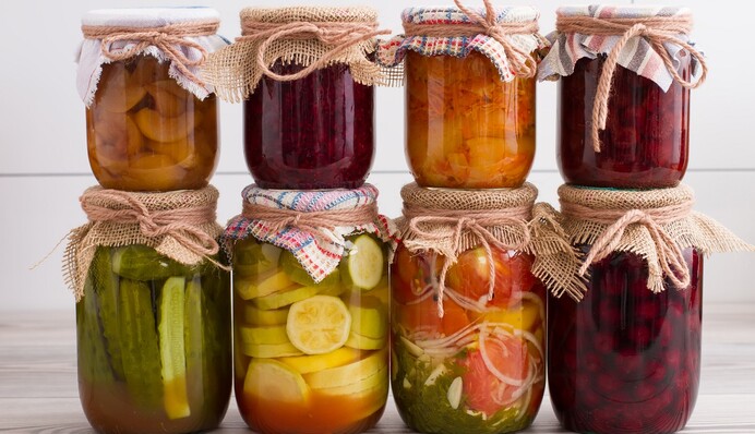 Як довго і в яких умовах можна зберігати консервацію: корисні поради і лайфхаки