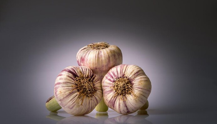 Сколько хранится чеснок в холодильнике и что сделать, чтобы он долежал до весны