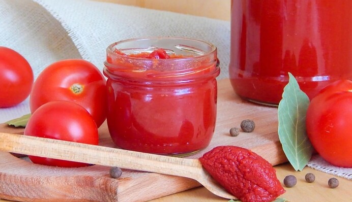 Що робити, щоб томатна паста довго не цвіла після відкриття: корисні поради