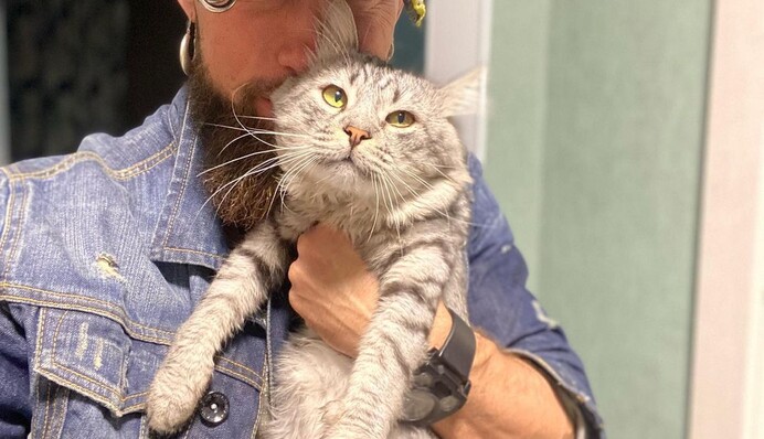 Чувствовал себя Эйс Вентурой: актер Алексей Суровцев рассказал, как под обстрелами спасал животных из Ирпеня