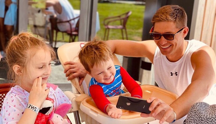 Володимир Остапчук у Канаді зустрівся з дітьми, з якими йому не давала спілкуватися колишня дружина