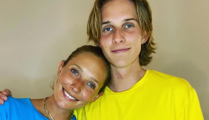 Илья не воюет: Катя Осадчая показала фото со старшим сыном в патриотическом наряде