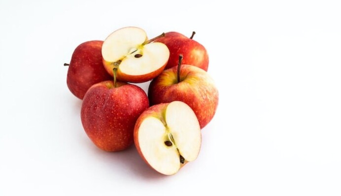 Не тільки повидло. Небанальні ідеї, що приготувати з яблук у серпні