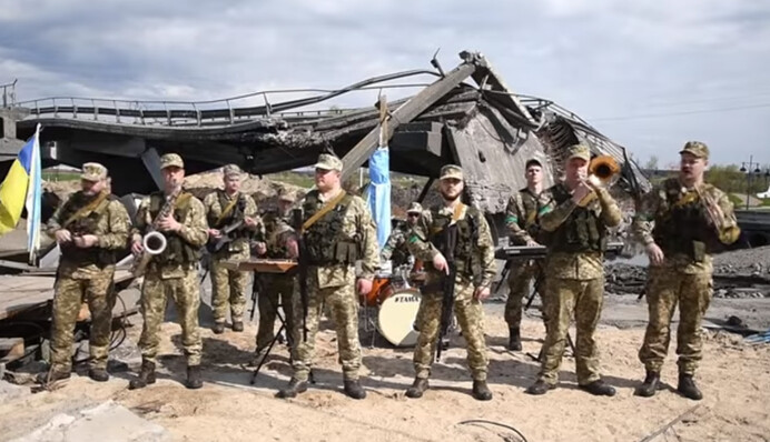 Військові музиканти в День прапора України випустили потужну версію пісні 