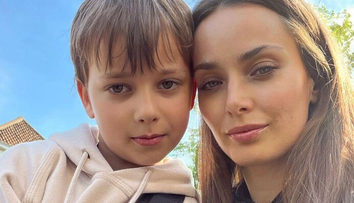 Ксенія Мішина з сином зворушиливо прочитала вірш Ліни Костенко 