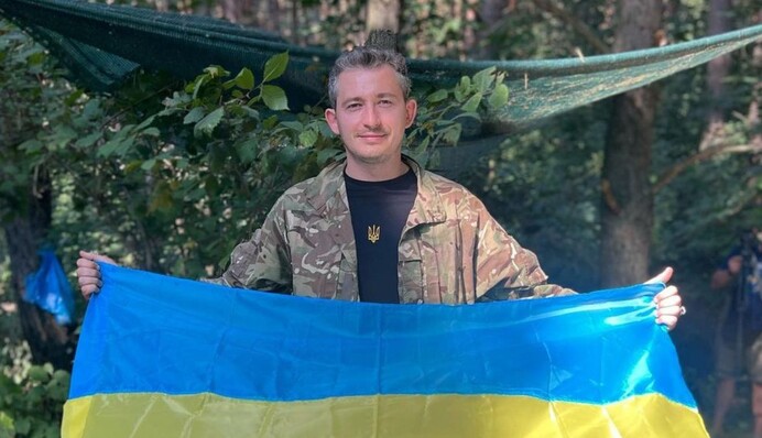 Популярність – це відповідальність: Коля Сєрга розповів про службу артистів у ЗСУ