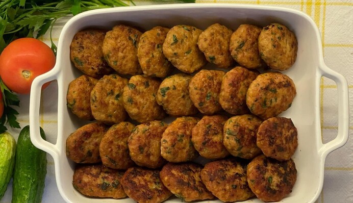 Как приготовить сочные и ароматные куриные котлеты: простой рецепт