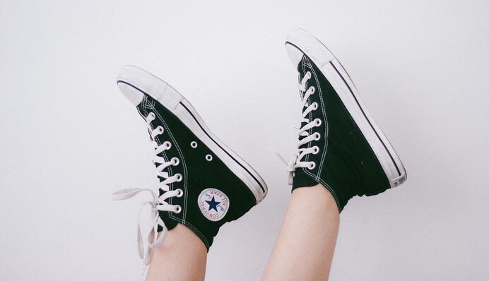 Як самостійно зробити засіб для чищення білої підошви: простий лайфхак