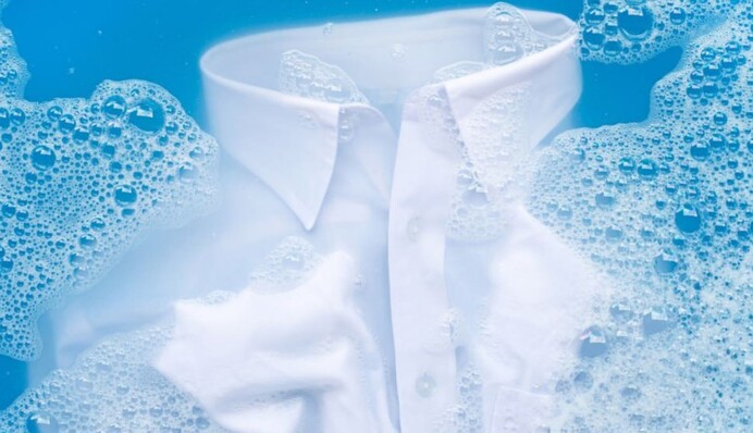 Как вывести пятна от пота на рубашке: простые средства, которые не подведут