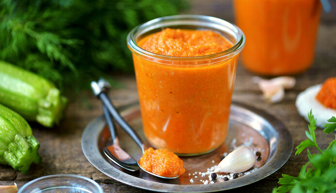 Смачніша ніж у магазині. Рецепт гострої кабачкової ікри на зиму