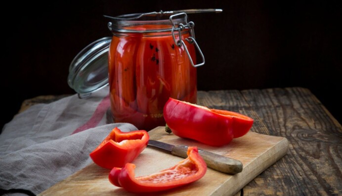 Маринований перець з медом - улюблений рецепт консервації на зиму: як його приготувати