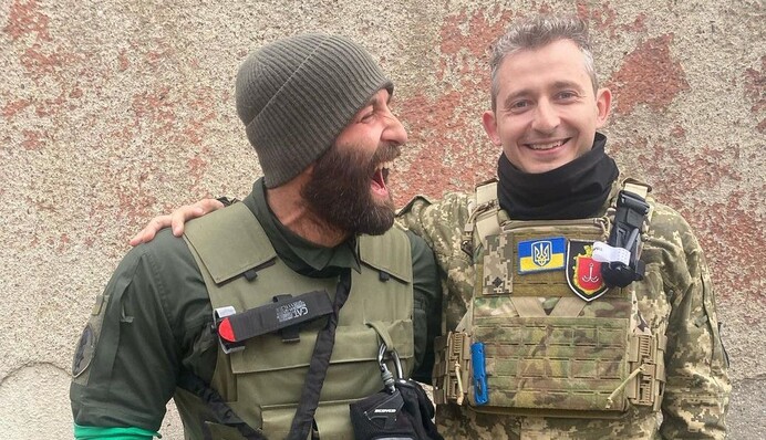 Без юмора на нуле невозможно: Даниэль Салем показал шутливое видео с фронта