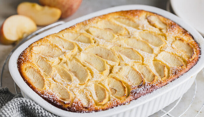 Быстро и полезно: рецепт ароматной творожной запеканки с яблоками