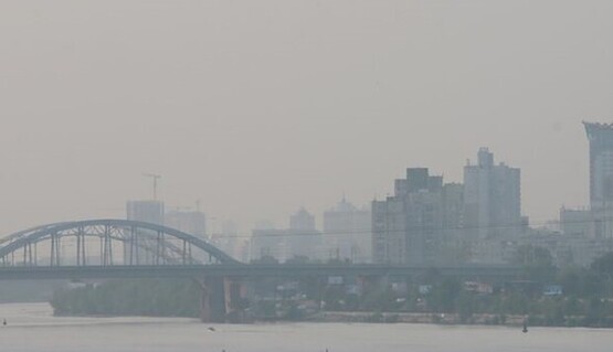 Киев накрыло едким смогом из-за торфяных пожаров: чем он опасен и как уберечь себя