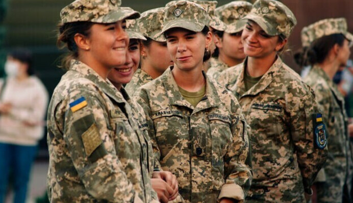 ​Военный учет женщин: смогут ли украинки выехать из страны