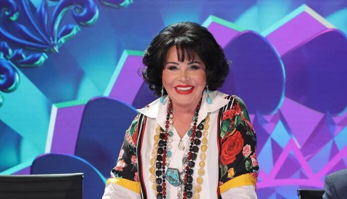 Путинистка Надежда Бабкина приехала в Мариуполь и сделала циничное фото возле драмтеатра