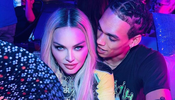 Молодший на 41 рік. Мадонна показала пікантні фото з новим бойфрендом