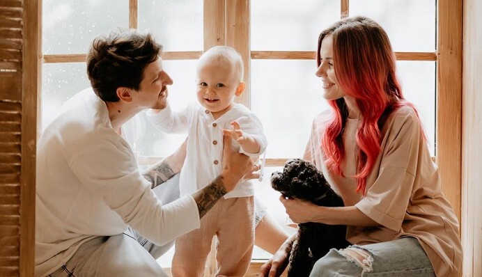 Все трое заболели: у певицы MamaRika с мужем и маленьким сыном обнаружили ковид