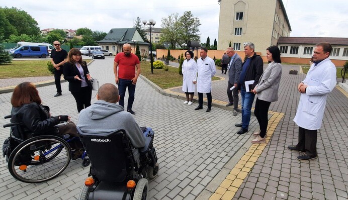 Много сложностей: как беженцы-украинцы с инвалидностью выживают за границей