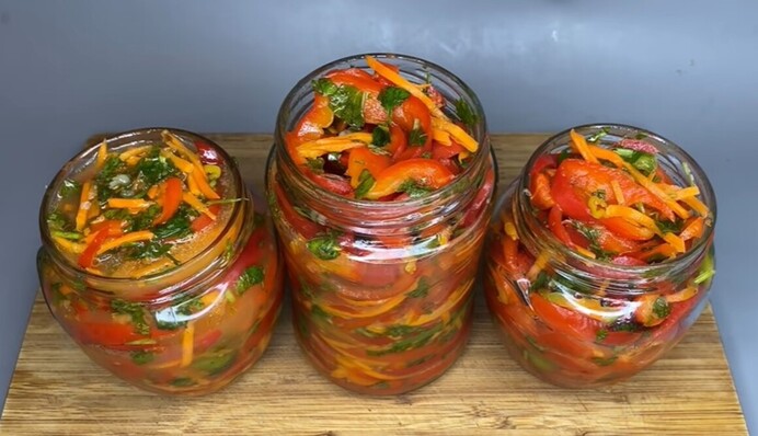 Як закрити на зиму болгарський перець по-корейськи: простий рецепт