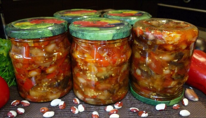 Простий рецепт баклажанів на зиму: цю консервацію готують без стерилізації