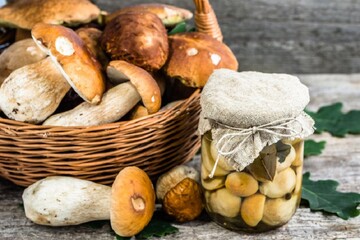 Как закрыть маринованные грибы на зиму: рецепт универсального маринада