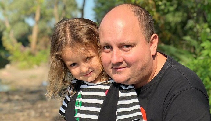 Живу і дихаю тобою: Юрій Ткач зворушливо привітав маленьку дочку з днем народження