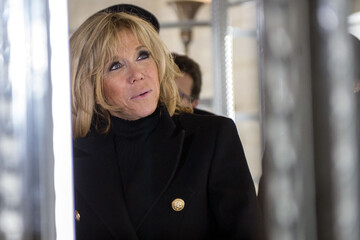 Прибавляет возраст и подчеркивает усталость: какой цвет считают неудачным для женщин старше 50 лет