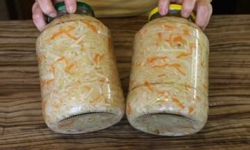 Не перекиснет до зимы. Рецепт хрустящей квашеной капусты в банках