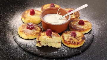 Як приготувати ванільні сирники в духовці: простий рецепт